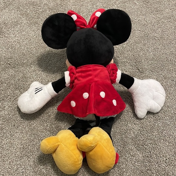Minnie Mouse stuffed animal - Picture 4 of 4
